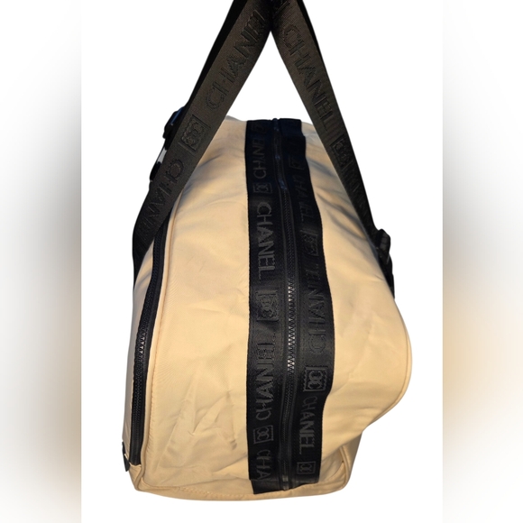 CHANEL Cream And Black Logo Duffle Bag - Picture 4 of 9